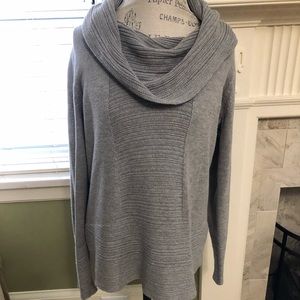 Calvin Klein Scoop Neck Gray Sweater (Size M)